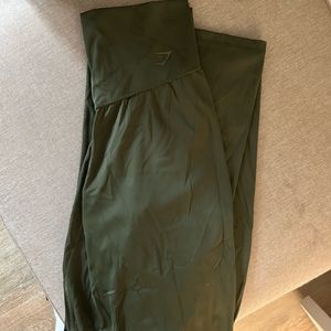OLIVE GREEN GYMSHARK YOGA PANTS